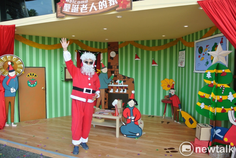 《聖誕老人的家》內有互動式感應裝置。   唐復年/攝
