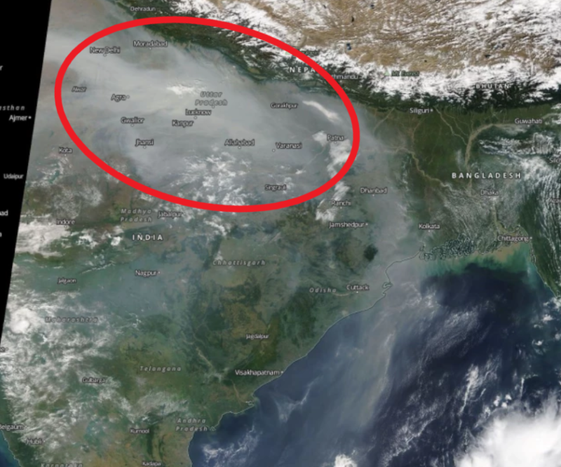 北印度灰濛濛被濃煙覆蓋   圖：翻攝自騰訊新聞網