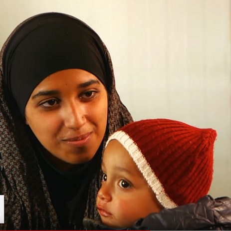 美國出生、2014年投靠伊斯蘭國（IS）的聖戰新娘穆薩娜，再次請求華府讓她帶著幼子離開敘利亞難民營、返回美國。   圖 : 翻攝自victorygirlblog.com