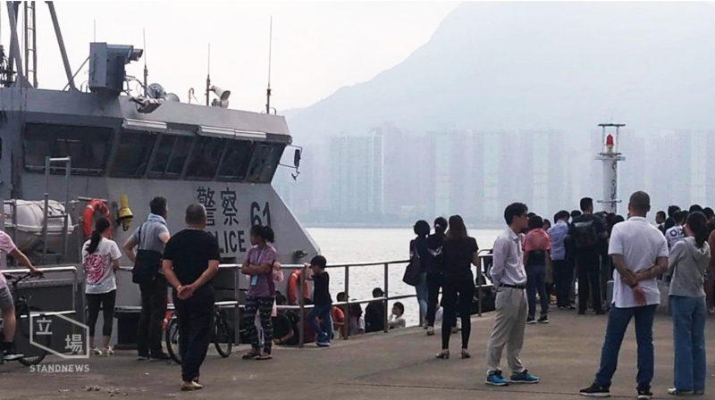 13日有消息指香港水警協助中大陸生撤離香港。   圖：翻攝自立場新聞臉書(資料畫面)