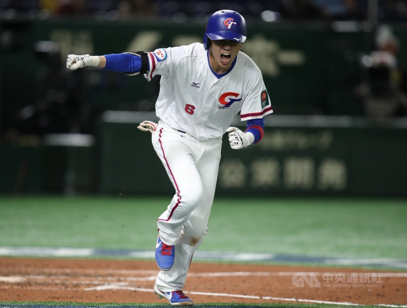 中華隊球員王威晨17日獲第2屆世界12強棒球賽最佳三壘手。   圖：中央社提供
