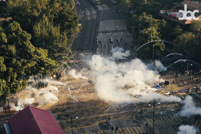 香港理大衝突持續延燒，已有千人被捕。   圖：翻攝城市廣播 City Broadcasting Channel (CBC)臉書