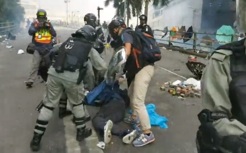 香港理工大學爆警民衝突。   圖：翻攝自立場新聞臉書