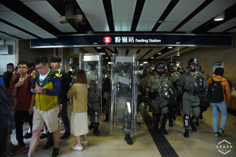 香港警民衝突不斷。   圖：翻攝 Spark • 撻著臉書
