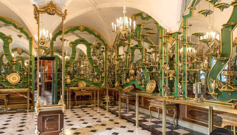 德勒斯登國家藝術收藏館旗下的「綠穹珍寶館是」是歐洲最大、最古老的珠寶博物館。   圖：翻攝自planetofhotels.com