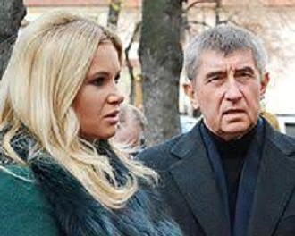 捷克總理巴比斯（Andrej Babis）與妻子。   圖 : 翻攝自維基百科