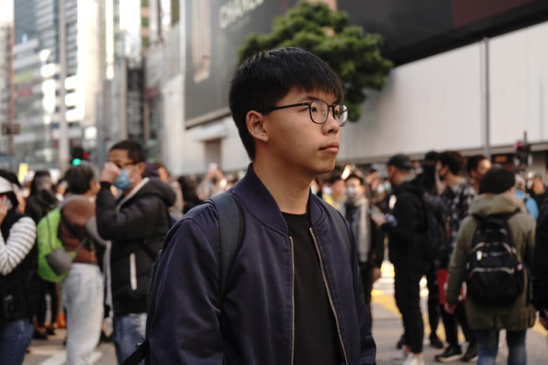 民間人權陣線今（8）日發起「國際人權日遊行」，香港眾志秘書長黃之鋒也前來參加。   圖：翻攝黃之鋒 Joshua Wong臉書