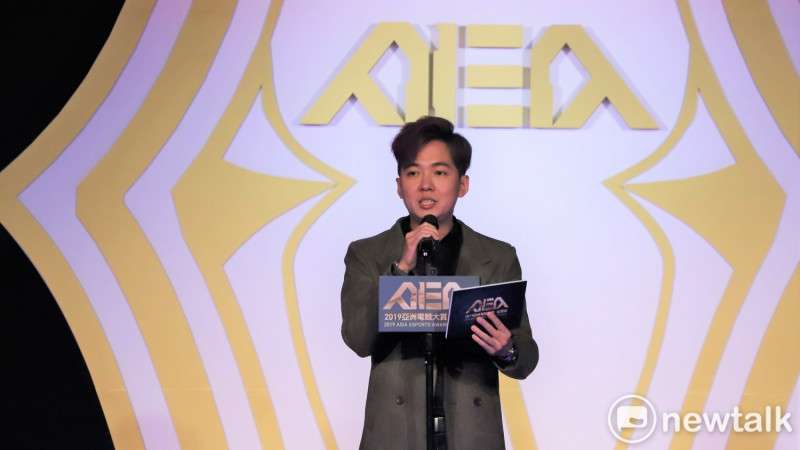 亞洲電競大賞評審團主席SoBad公布「電競產業特殊貢獻者」名單。   圖：蔡幸秀/攝