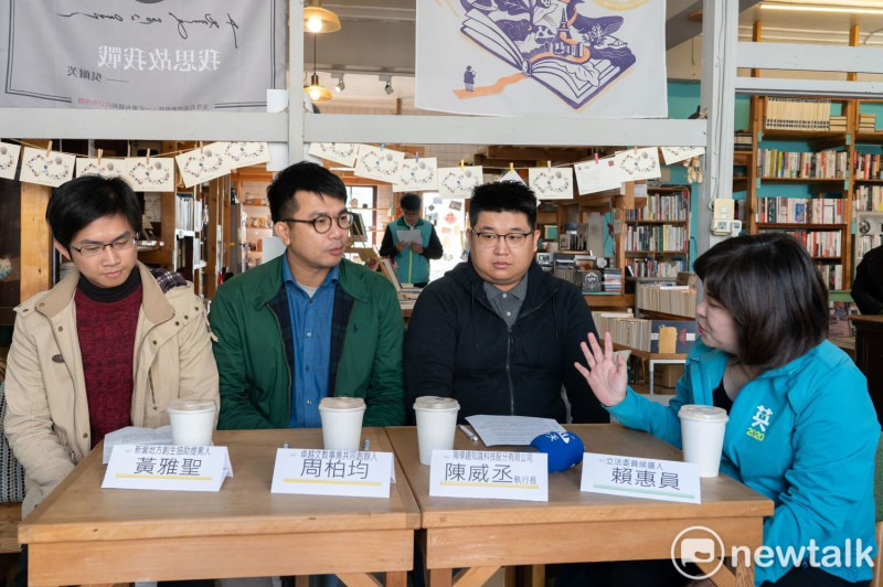 台南市立委候選人賴惠員在新營社區大學舉辦青年對話座談直播。   圖：黃博郎／攝
