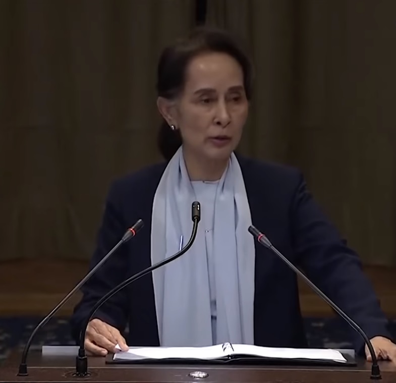 緬甸國務資政翁山蘇姬（Aung San Suu Kyi）親上國際法庭為緬甸辯護。   圖：翻攝YouTube