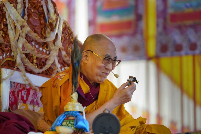 西藏精神領袖達賴喇嘛年過八旬，轉世議題遭到中國政府強力介入，引起世界關注。   圖：翻攝自達賴喇嘛臉書