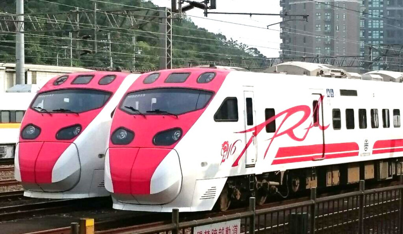 228連假的火車票已經售出13萬8,855張，花蓮往返台北的各時段仍有零星座位。   圖：fun台鐵／提供