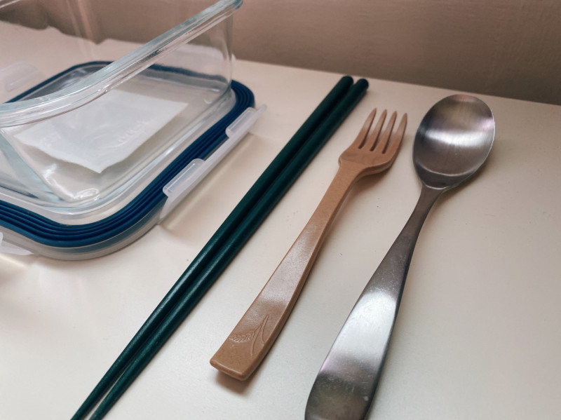 環保餐具是指可經清洗再重覆使用之杯、碗、盤、碟、餐盒、筷子及湯匙等用具   圖：閻芝霖/攝