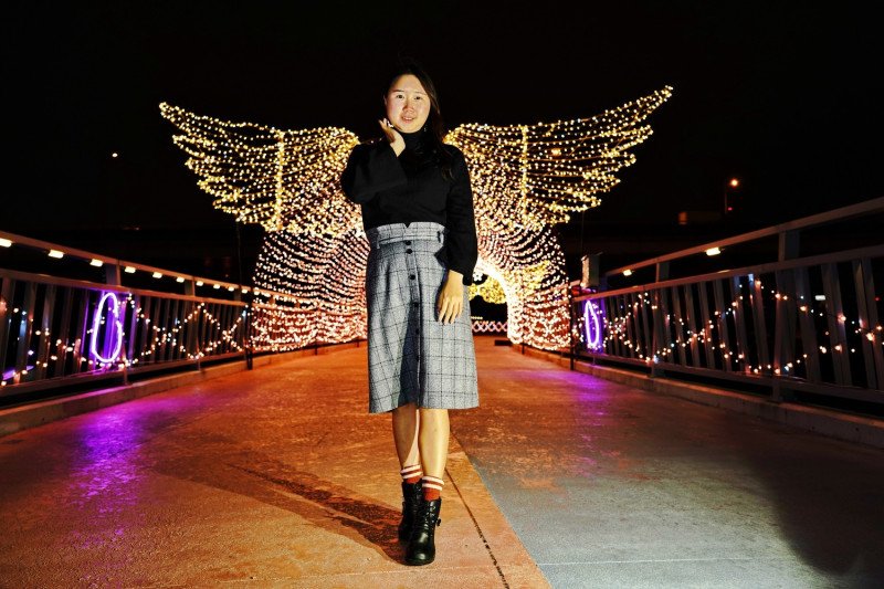 新月橋的「新月天使之翼」運用借位就能輕鬆拍出美照。   圖：新北市政府高灘地工程管理處／提供