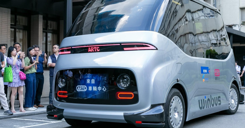 由經濟部技術處科技專案補助，車輛研究測試中心串聯產業打造的MIT自駕電動小型巴士WinBus，正計畫在2年內量產。   圖：ARTC 車輛中心／提供