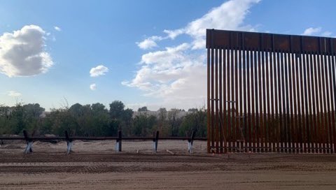 美墨邊境的圍牆工程未來將持續打造。   圖：翻攝自川普推特