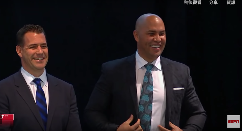 Carlos Beltran(右)選擇退休。   圖／翻攝自YOUTUBE