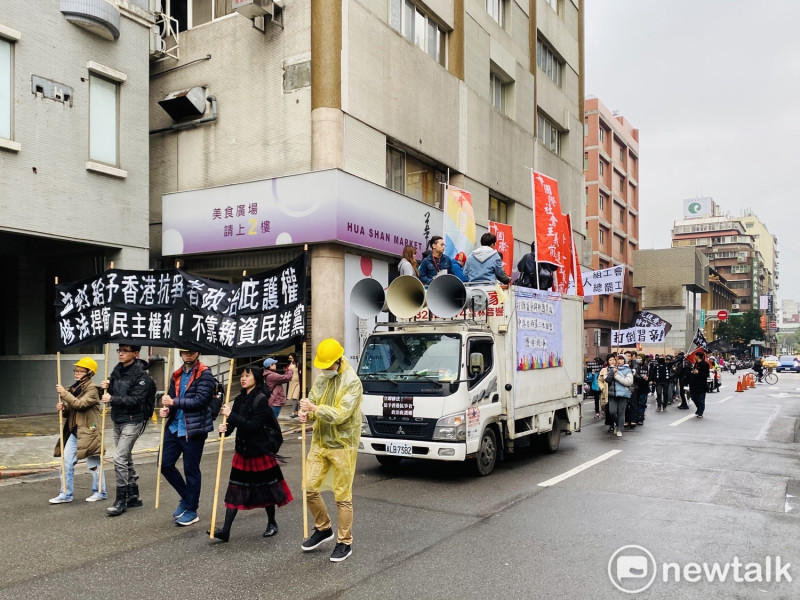 公民團體呼籲立刻修法給予香港抗爭者在台政治庇護。   圖：周煊惠 ／攝