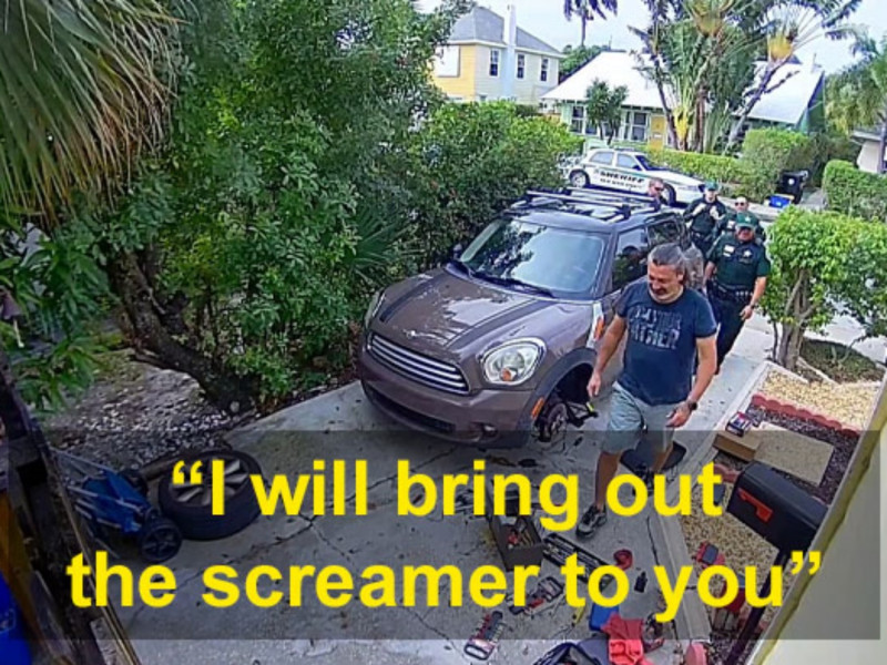 當男子在家門前修車時，屋裡不停傳來像是女子的尖叫聲，讓熱心的鄰居決定報警。   圖／Youtube@ViralHog