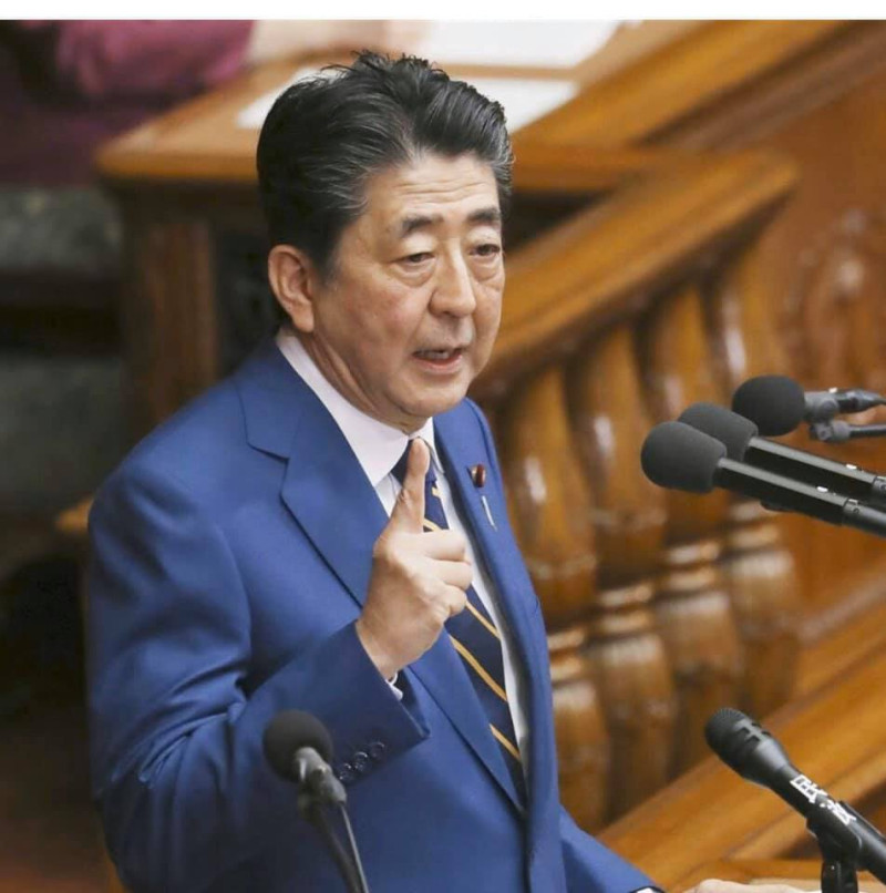 安倍晉三召開針對宣布緊急狀態的相關諮詢會議，將對東京都等7都府縣發布「緊急事態宣言」。   圖：翻攝自謝長廷臉書