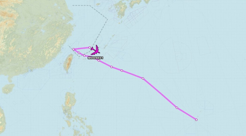 推特Twitter「飛機守望（Aircraft Spots）」昨天指出，美軍一架B-52H轟炸機飛入台北飛航情報區，並進入中國及台灣東海區域，轟炸機事後飛返美軍關島安德森空軍基地。   