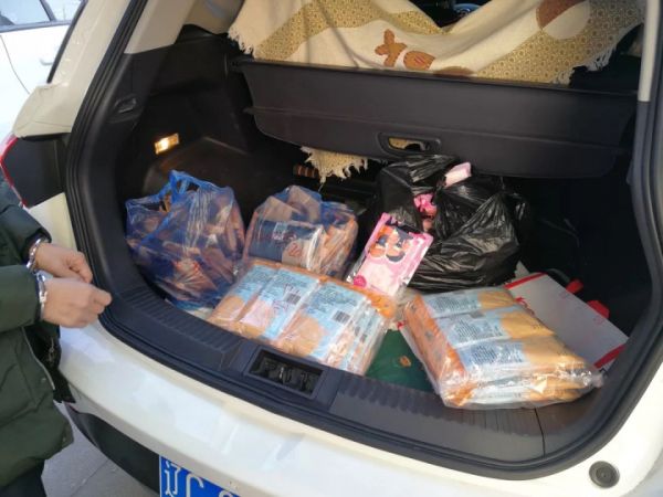 鞍山市公安局昨（1日）查扣約2.6萬個口罩。   圖：翻攝自中國「千華網」