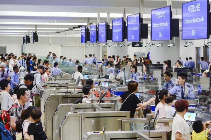 武漢台人返台包機延宕，傳出改晚間九點多起飛。(機場示意圖)      圖：翻攝人民日報臉書