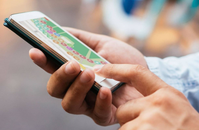 國外藝術家最近示範了如何用99支手機影響Google Maps的準確度，專家也呼籲Google應儘早調查，設法解決設計上的漏洞瑕疵。圖為示意圖。   圖：取自google 地圖官網