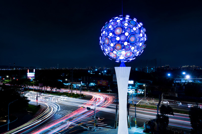 台電邀請2020台灣燈會主燈「森生守護－光之樹」的設計者林舜龍為北投仙渡超高壓變電所設計公共藝術裝置。   圖：台電／提供