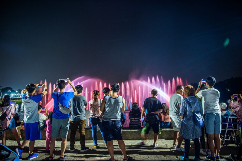 嘉義蘭潭水舞音樂噴泉頗受民眾喜愛。   圖：嘉義市政府/提供