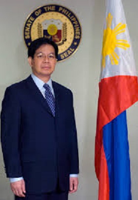 反對旅行禁令的菲國參議員賴克遜（Panfilo Lacson）指出，政府的作為顯現，在杜特蒂總統（Rodrigo Duterte）執政下，中國成為「非常強大的勢力」。   圖 : 翻攝自維基百科