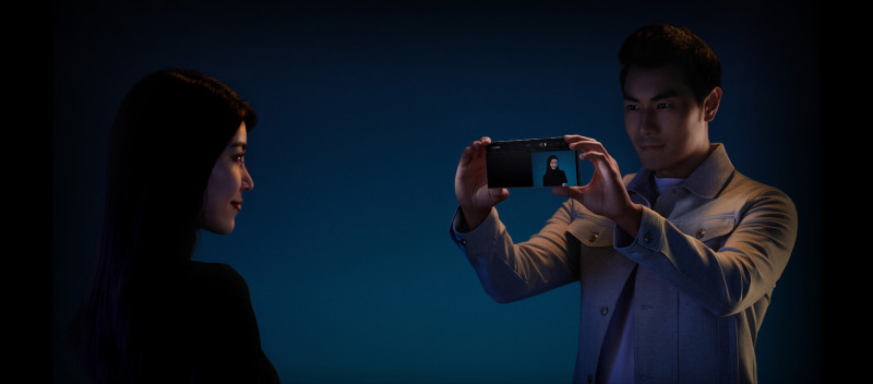 華為昨天透過線上發表會展示最新摺疊螢幕手機Mate Xs，搭載四顆萊卡鏡頭。   圖：取自華為中國官網