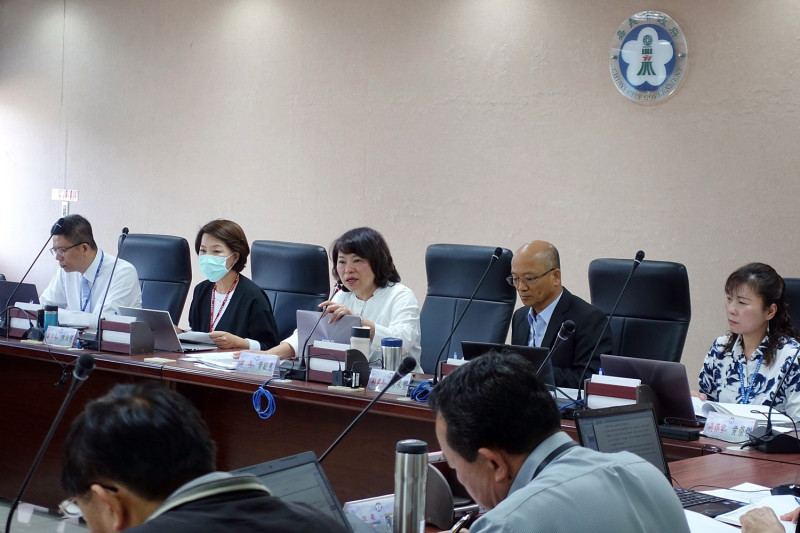 嘉義市長黃敏惠在市務會議中表示，對於大型活動是否舉辦？將滾動式檢討。   圖：嘉義市政府/提供