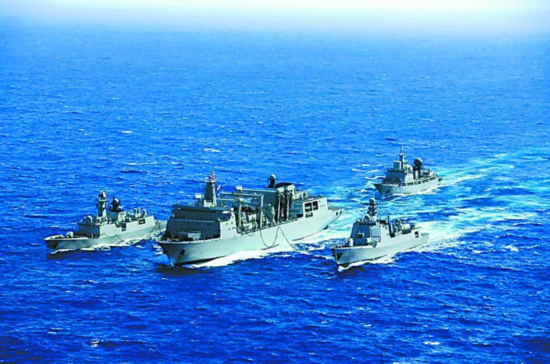 解放軍近日由「呼和浩特號」導彈驅逐艦等4艦編組成的「161支隊」。   圖：翻攝環球網