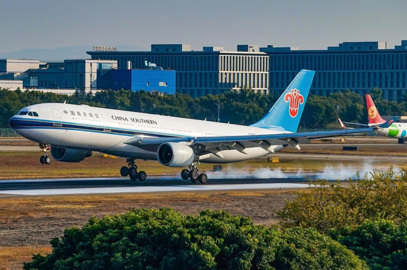 中國南方航空台北-上海航班將自3月8日起復航，稱會做好機上防疫措施。   China Southern Airlines