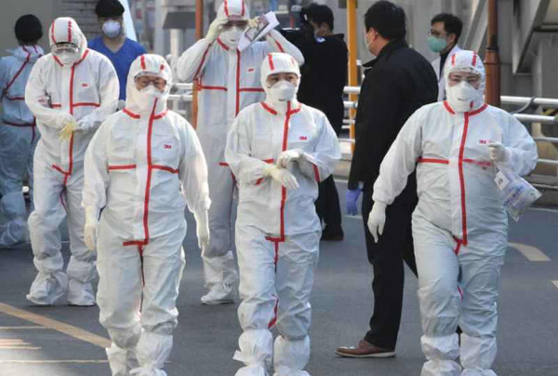 新冠肺炎疫情延燒全球，其中南韓疫情最嚴峻的大邱市昨（6日）封鎖了一處社會住宅。   圖：翻攝自Twitter