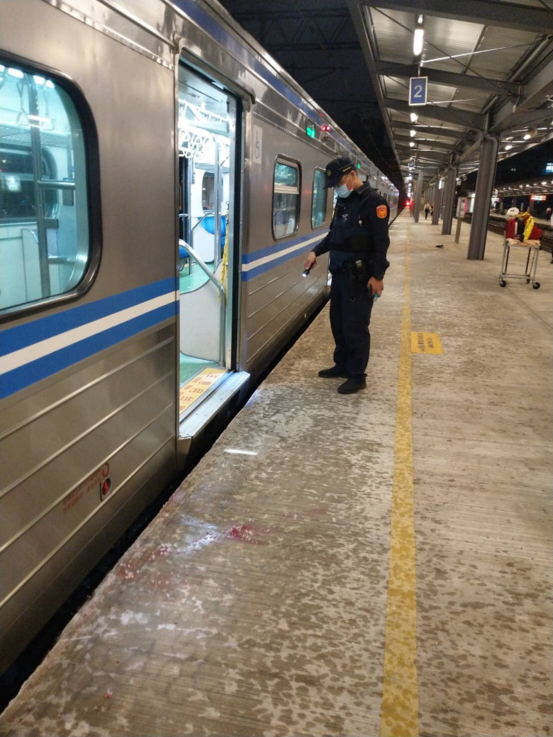 台鐵1268次區間車今晚進站埔心站時發生撞擊事故，一人當場死亡。   圖：台鐵/提供