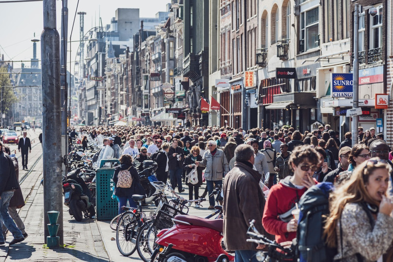 荷蘭國家公共衛生研究院11日指出，該國單日新增61例確診，並有醫院疑似爆發大規模群聚感染。   圖：擷取自Pixabay