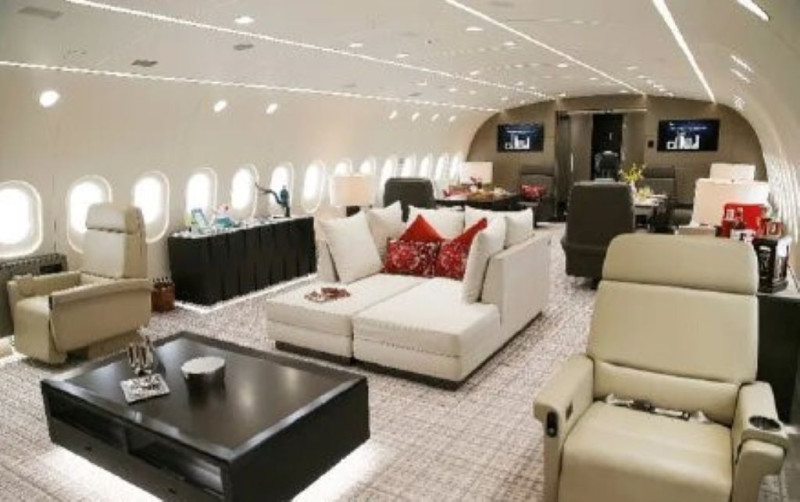 金鹿公務航空飛機內部空間很寬敞，裝潢相當富麗。   圖：翻攝自微博