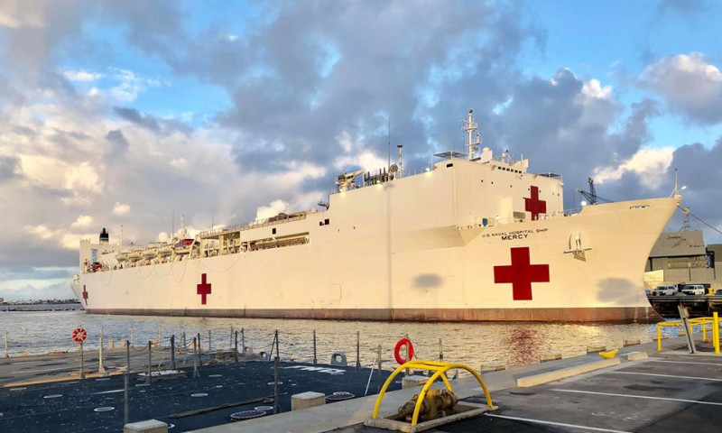 美國海軍另一般醫療艦「仁慈號」被派往西岸支援，在數天內可以抵達。   圖：翻攝自「仁慈號」臉書