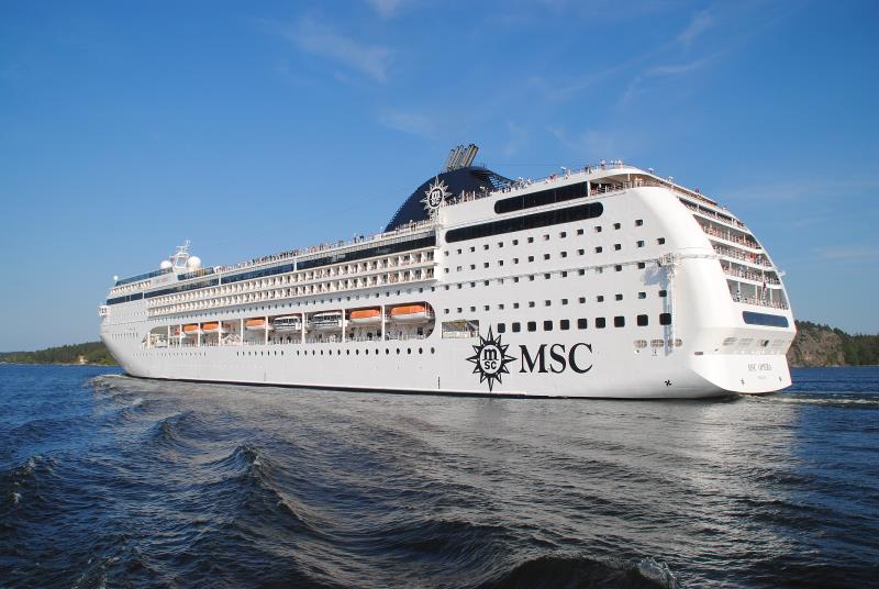 地中海郵輪旗下的「華麗號」今（23）天駛向澳洲珀斯（Perth），驚傳約有250乘客身體不適。   圖：翻攝地中海郵輪（MSC Cruises）臉書