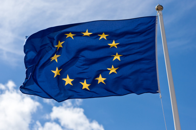 歐盟成員國的財政部長們今（24）日開會同意，暫停約束歐盟各國公共赤字的措施，成員國將被允許無限制在防疫上投入資金。   圖 : 擷取自Flickr