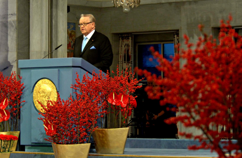 芬蘭前總統阿提沙利（Martti Ahtisaari）今日傳出確診武漢肺炎，他曾於2008年獲得諾貝爾和平獎。   圖：翻攝自諾貝爾獎網站