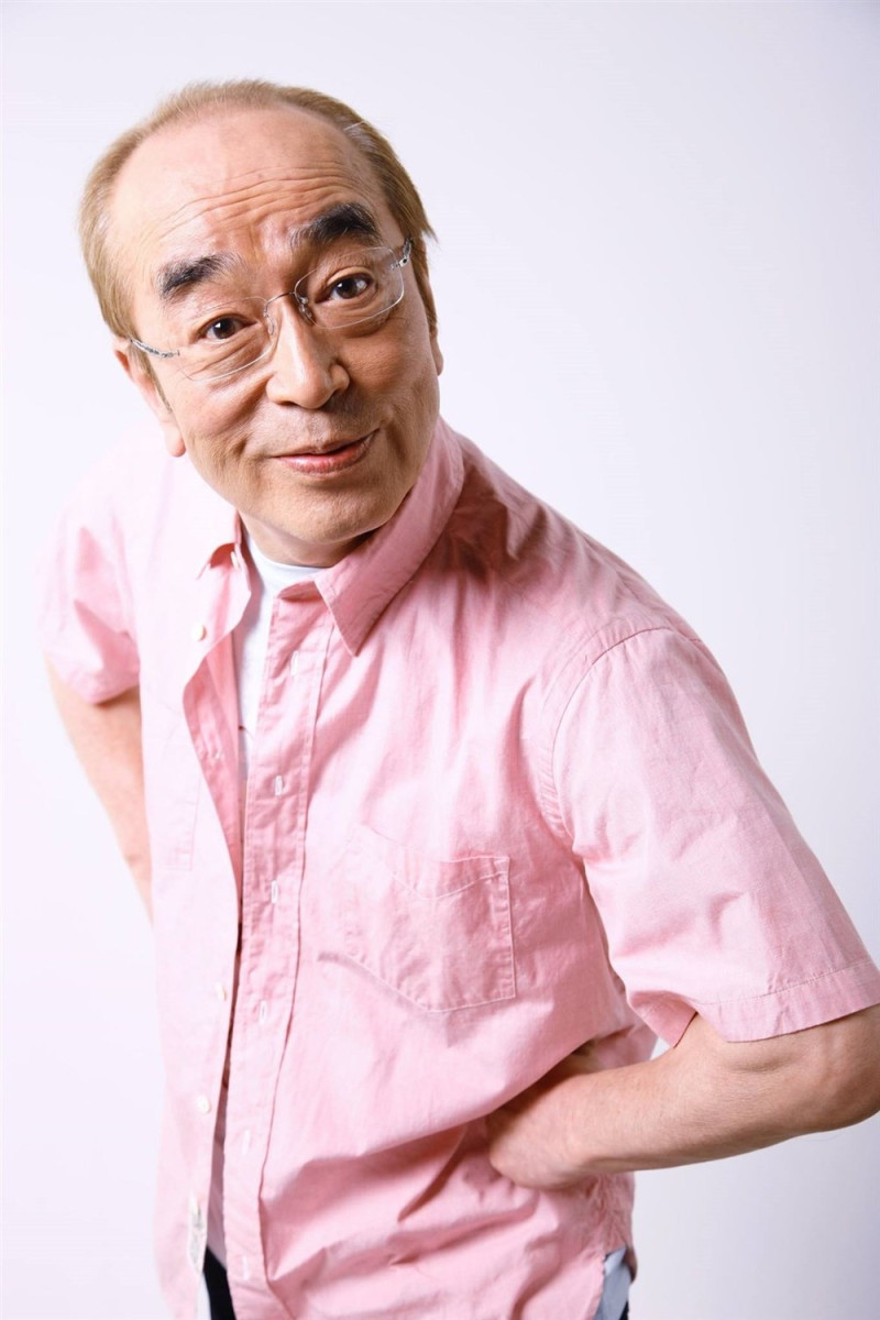 人稱「怪叔叔」的日本喜劇王志村健（圖）因肺炎在東京入院治療，知情人士透露，他接受武漢肺炎篩檢結果呈陽性反應。   圖：翻攝自facebook.com/kenshimura.global