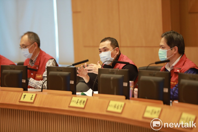 侯友宜預告明天將在雙北論壇與台北市長柯文哲共同宣布防疫合作內容。   圖：林昀真/攝