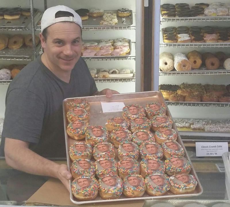 店家推出佛奇甜甜圈。   圖:擷自JB Bakery 臉書