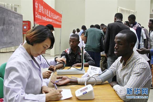 奈及利亞近日傳出反對中國醫療隊的聲浪，讓中國媒體直呼「奇怪」。   圖：翻攝自新華網 (資料照)