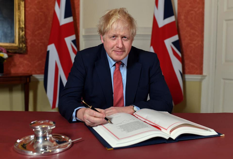 英國首相強生昨晚首發聲明，向協助治療的醫護道謝。   圖：翻攝自Boris Johnson臉書粉專
