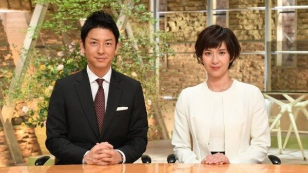 日本朝日電視台男主播富川悠太(左)經常與德永有美(右)搭檔播報新聞。   圖：擷取推特