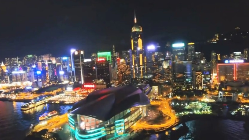國際評級機構惠譽20日把香港的信用評級由「AA」降為「AA-」，理由是與中國的經濟和金融聯繫日益加深。   圖：翻攝Youtube